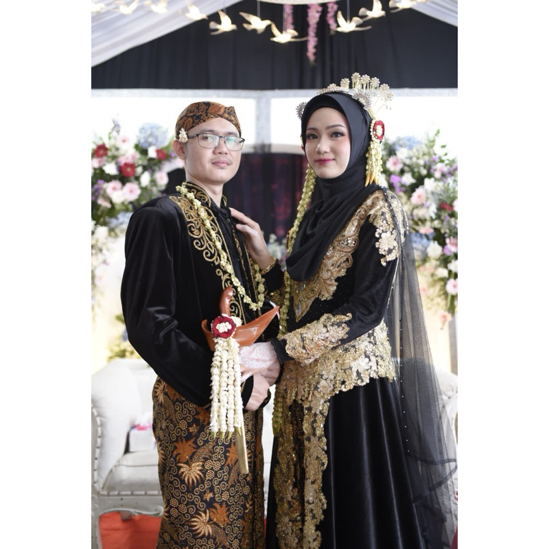 PRELOVED GAUN KEBAYA BLUDRU PENGANTIN JAWA Sepasang