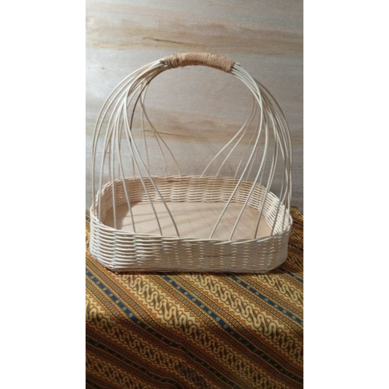 

hampers rotan oval tangkai jinjing