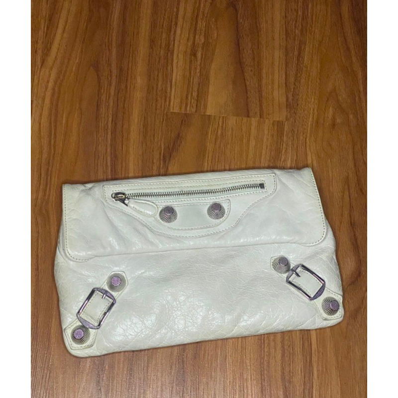 Clutch putih// Tas Tangan Kulit Putih dengan Bautan dan Hiasan