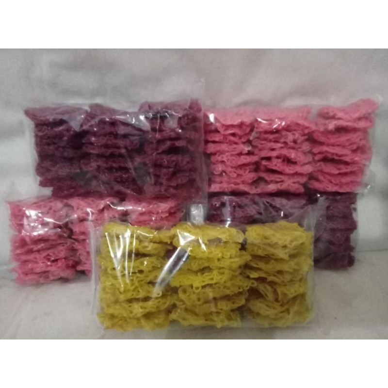 

Kerupuk renggining mentah tepung beras