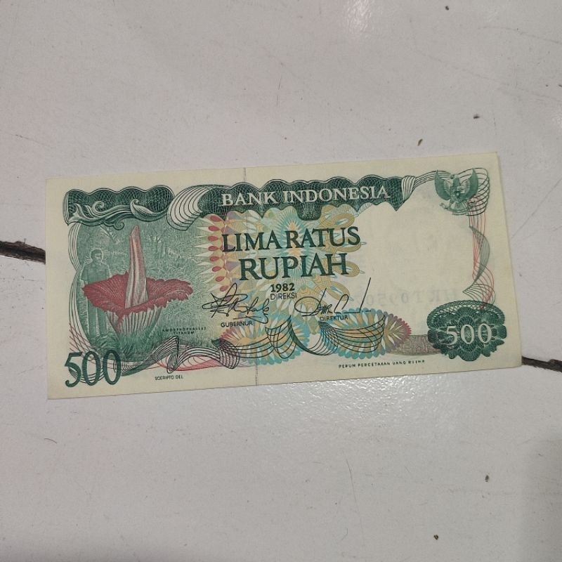 UIG38   500 RUPIAH BUNGA BANGKAI 1982 GRESS/UNC