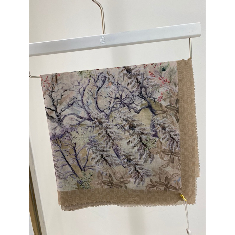 Buttonscarves RARE item