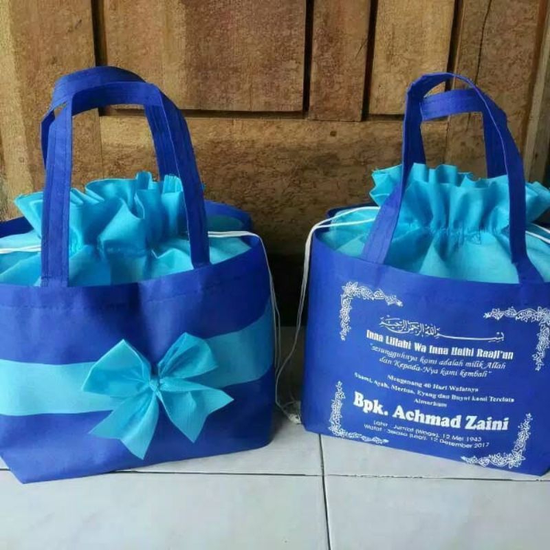 

TAS BERKAT SERUT PITA+SABLON NAMA/TAS HAJATAN KOTAK NASI UK. 20x20 cm