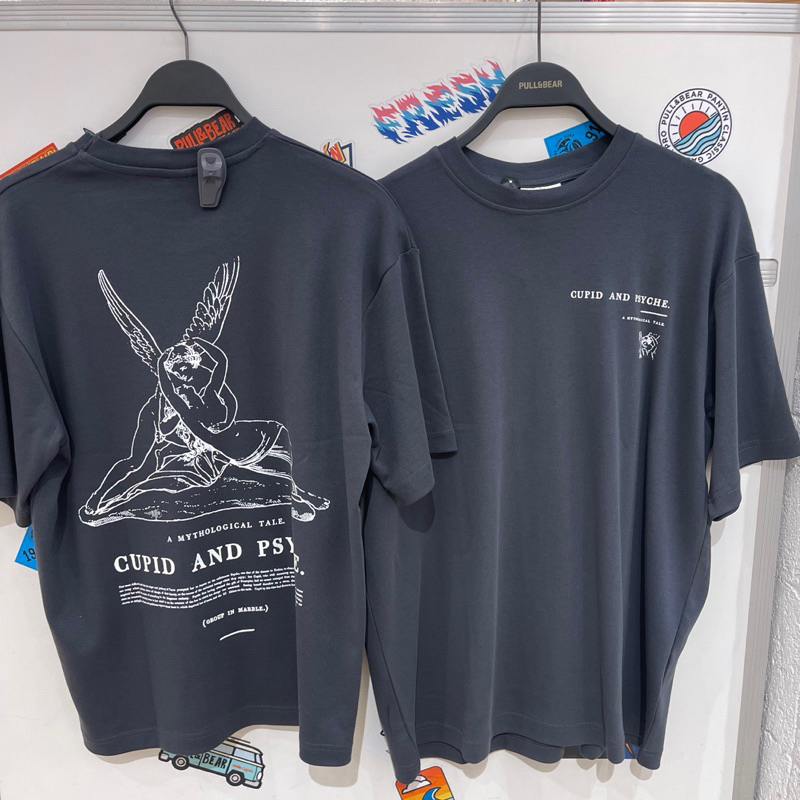 Kaus T-shirt Pullbear Man Cupid dan Psy Jastip (jasa titip)