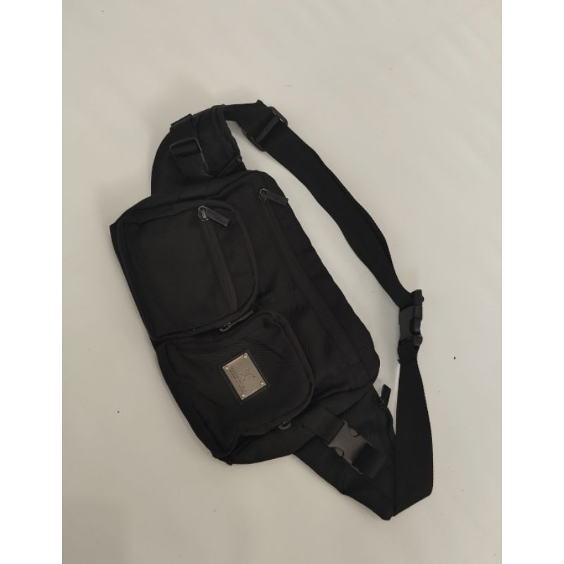tas pinggang by monster republic waist bag