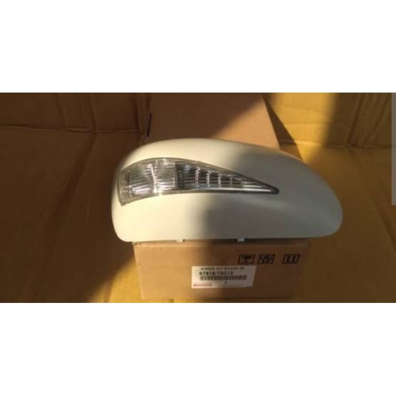 87916-TA010  COVER SPION RH avanza vvti tipe S original