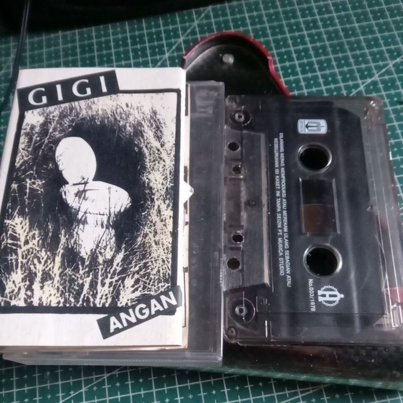 ALBUM RARE  KASET PITA  - GIGI ALBUM ANGAN