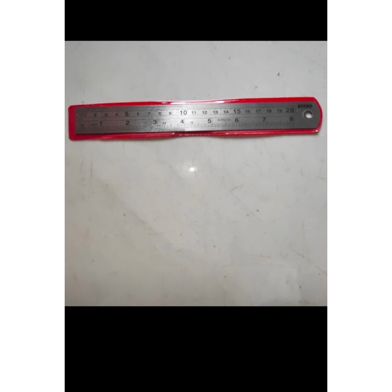 

Penggaris Besi / Stenless 20 Cm