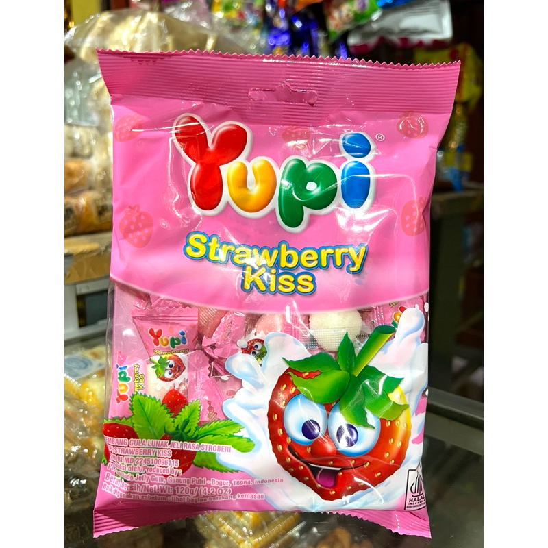 

Permen Yupi Strawberry Kiss @120g