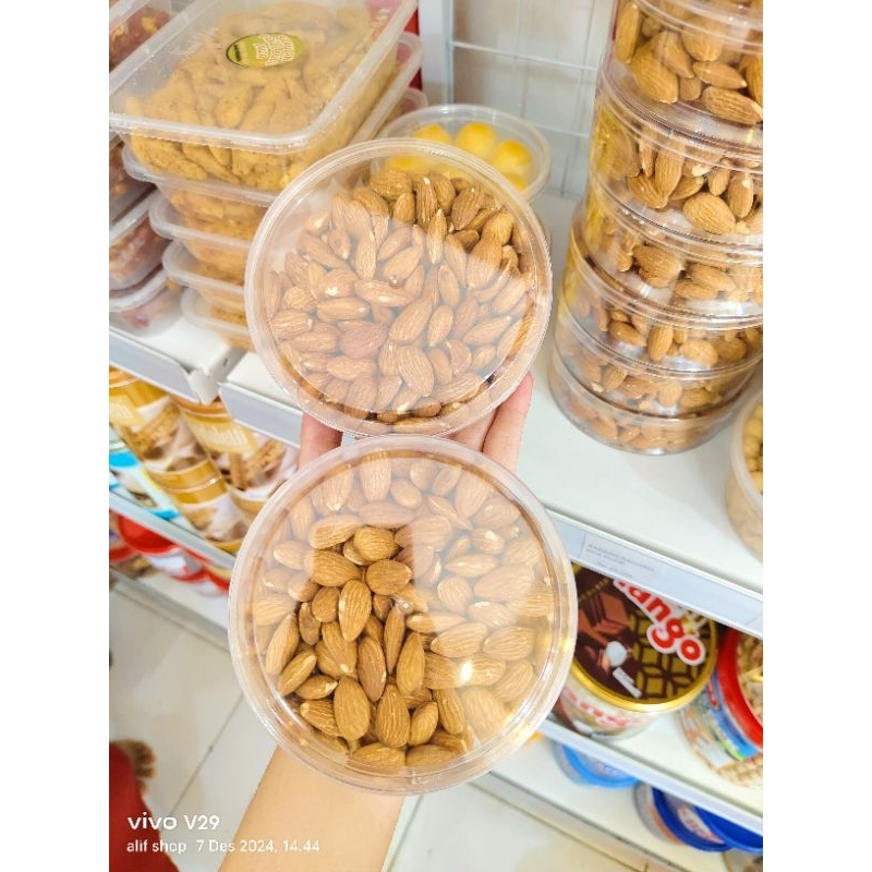 

Kacang almond 250gr