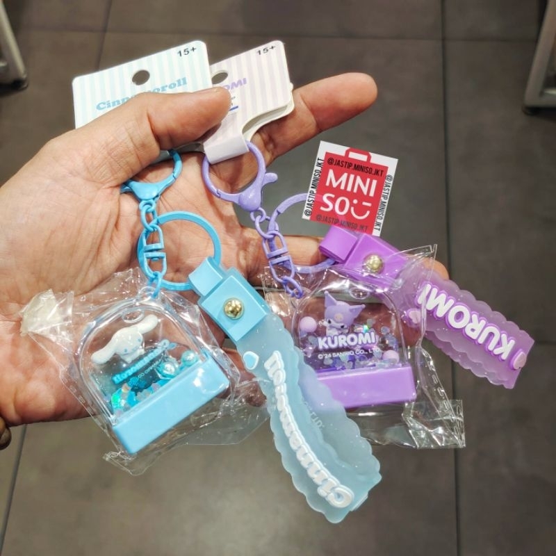 

MINISO Gantungan Kunci Stempel / Hiasan LIQUID STAMP SANRIO Characters Collection CINNAMOROLL / KUROMI