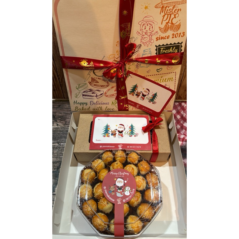 

Paket Hampers Natak Mix 1 Cookies Premium & 1 Brownies Bar Christmas Mister Pie Makassar 2024