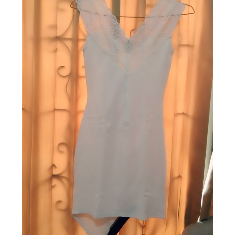 Preloved dress party broklat putih pendek sexy