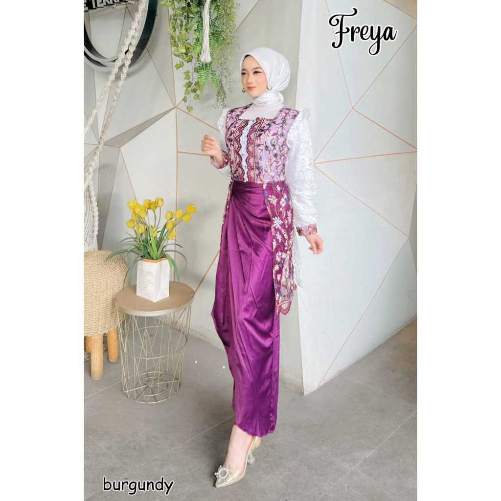 FRIYA COUPLE FAMILY SETELAN SET KEBAYA MODERN ONE SET TILE BORDIR BRUKAT PREMIUM BURGUNDI SERIES AYA
