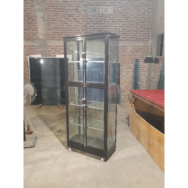 LEMARI KACA ALUMINIUM FULL SAP (DISPLAY) BONEKA