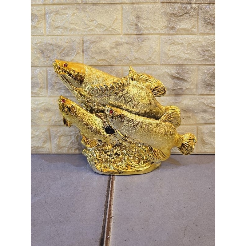 pajangan ikan arwana / ikan arwana keramik gold