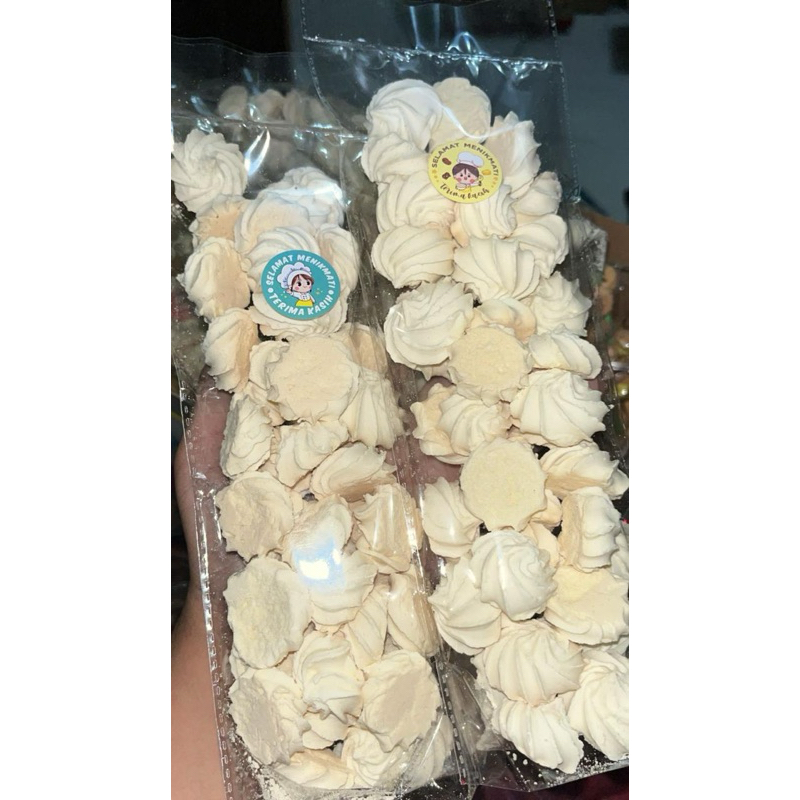 

KUE SAGU MINI
