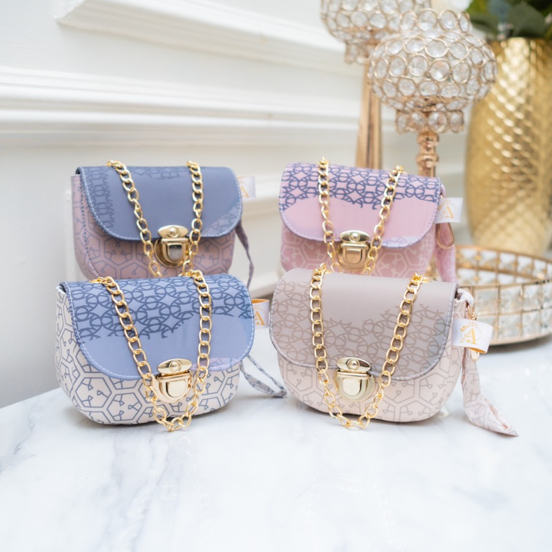 MUKENA TRAVELING AUDYTHA TERBARU JUMBO MINI POUCH  2in1 LASER CUT MOTIF BATIK BAHAN PARASUT KOREA PR