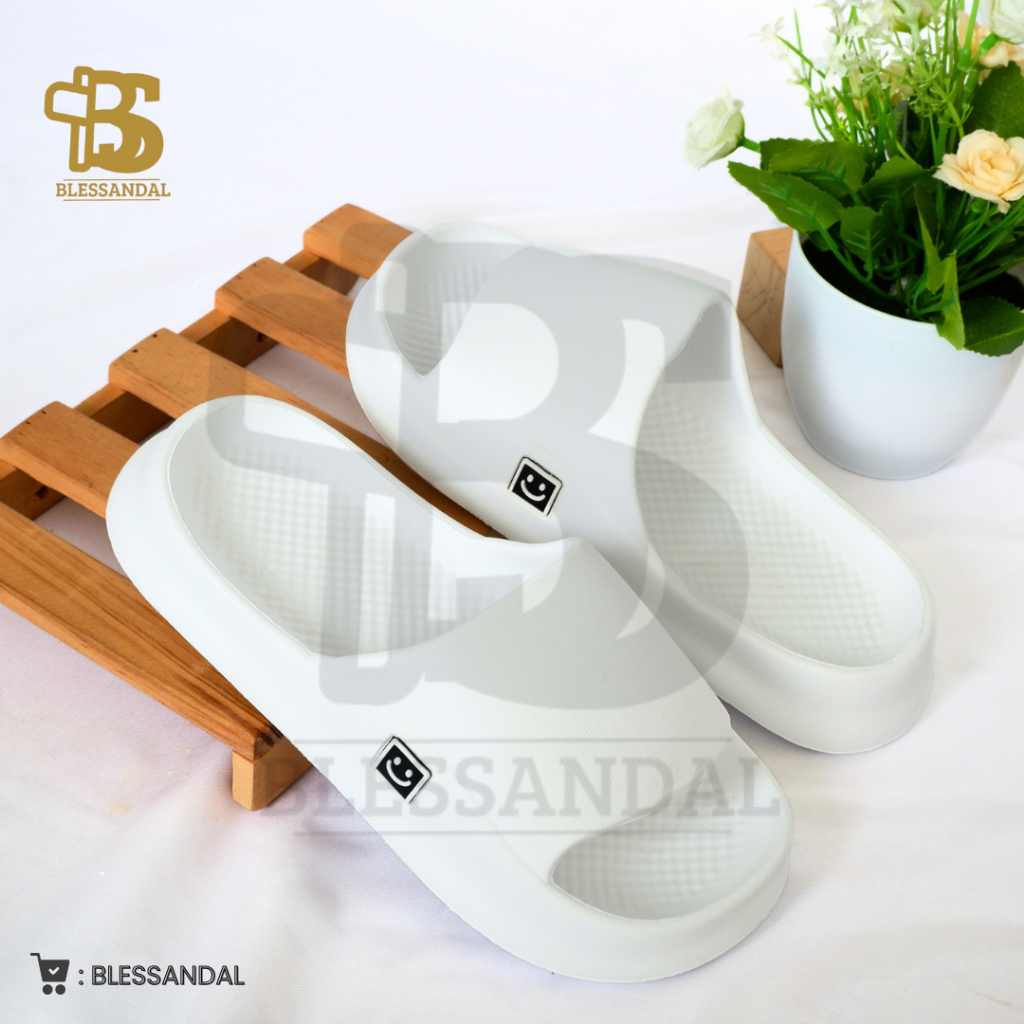 Big Sale Sandal Slop Pria Wanita/Sandal Slop Karet Eva Sandal Slop Polos Smile