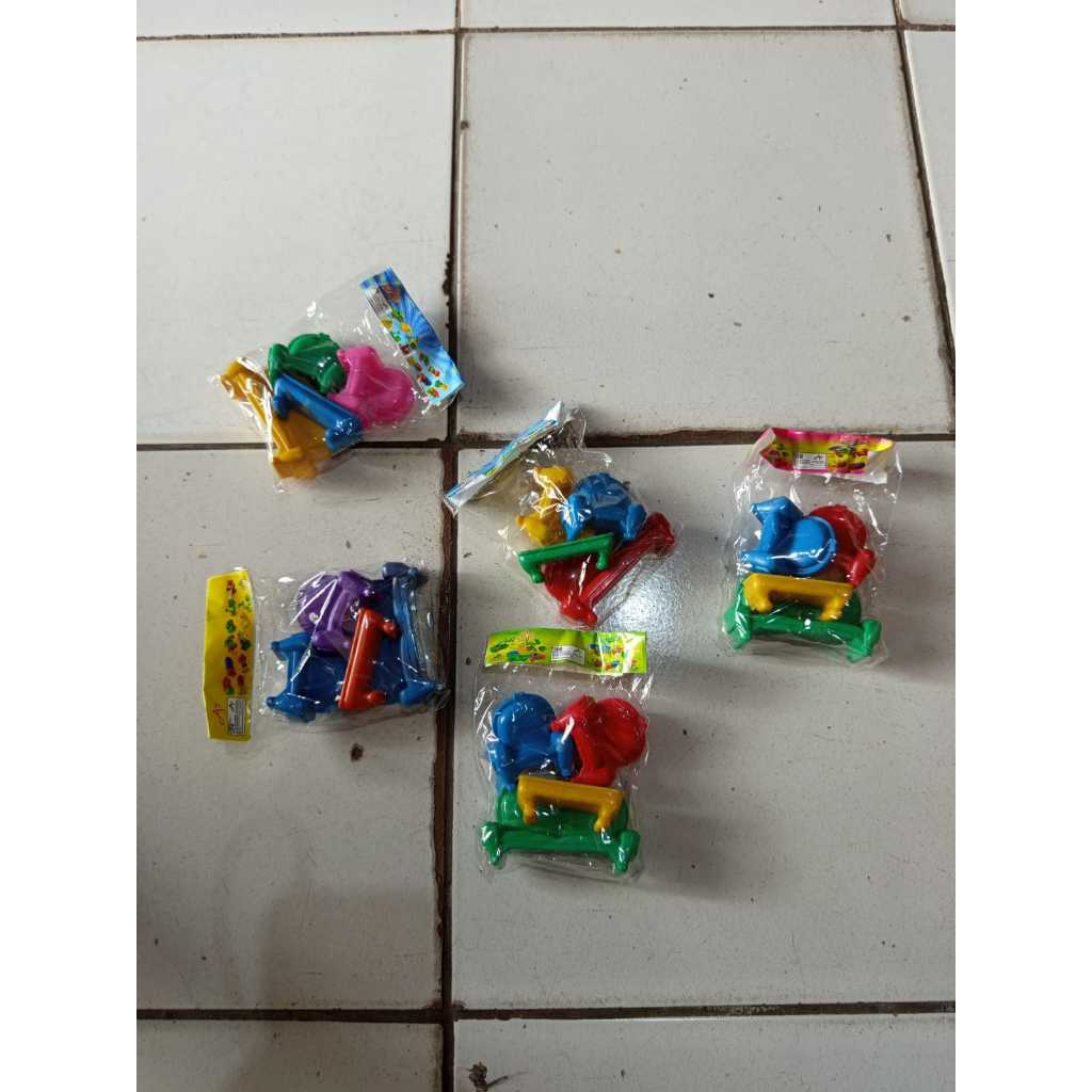 Mainan Sofa Set Meja Plastik Kecil Warna Warni 1 Pak isi 10 Pcs