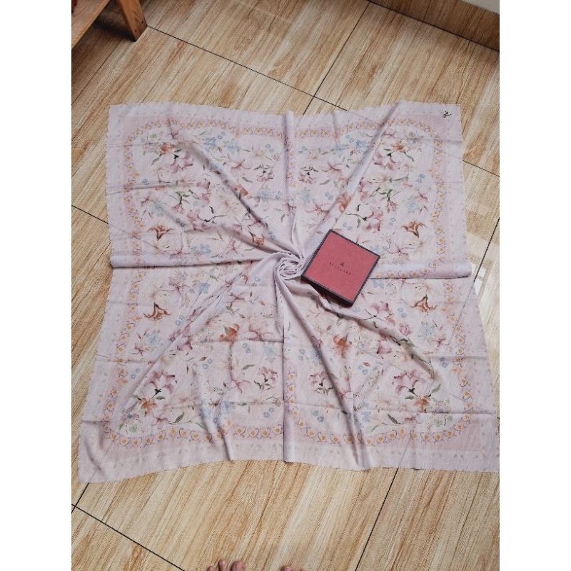 Arcelia blossom (voal square ) by Arsscarf - pink muda preloved
