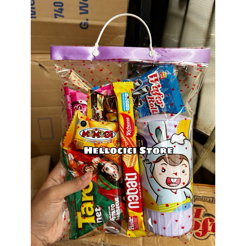 

BINGKISAN SNACK PARCEL + BOTOL MINUM KEMASAN ANAK ULANG TAHUN