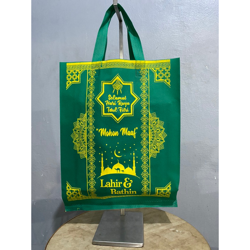 

TERMURAH!! (1 LUSIN = 12 PCS) READYSTOCK TERLARIS TAS PARCEL IDUL FITRI 30x40x8 CM / TAS LEBARAN / GOODIE BAG IDUL FITRI / TAS HAMPERS / TAS BELANJA / TAS SPUNBOND