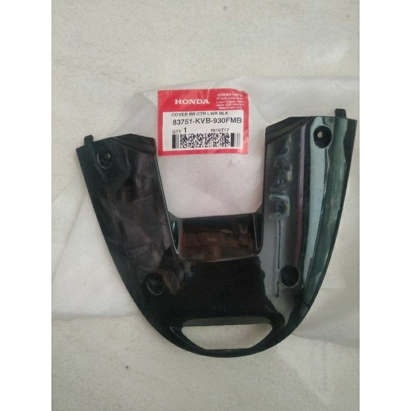 COVER TAiL BAWAH LAMPU BELAKANG VARiO 110 CW 0LD KARBU 83751-KVB -930 FMB