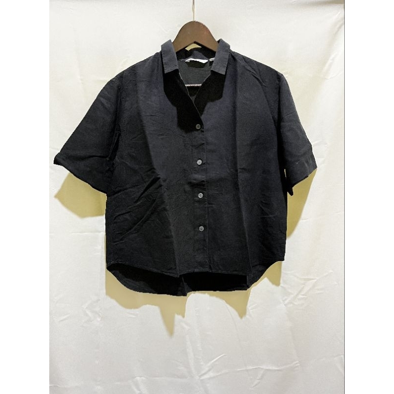 Uniqlo - Kemeja Wanita Lengan Pendek