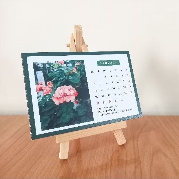 

Kalender Meja Mini 2025 Mini Desk Calendar Fotografi Estetik dengan Easel