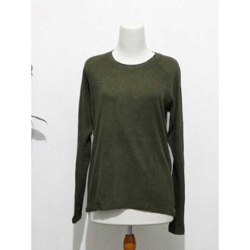 Uniqlo Crewneck Lengan Panjang Hijau Army