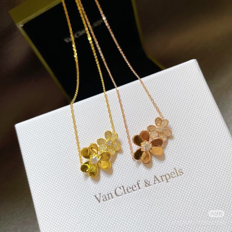 Love Of Roses Kalung Wanita Liontin Bunga Dua Titanium Aksesoris Rosegold