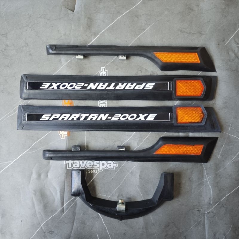 Karet Bodi Trim Tepong Spakbor Set Vespa Spartan 200XE Detail Like Original