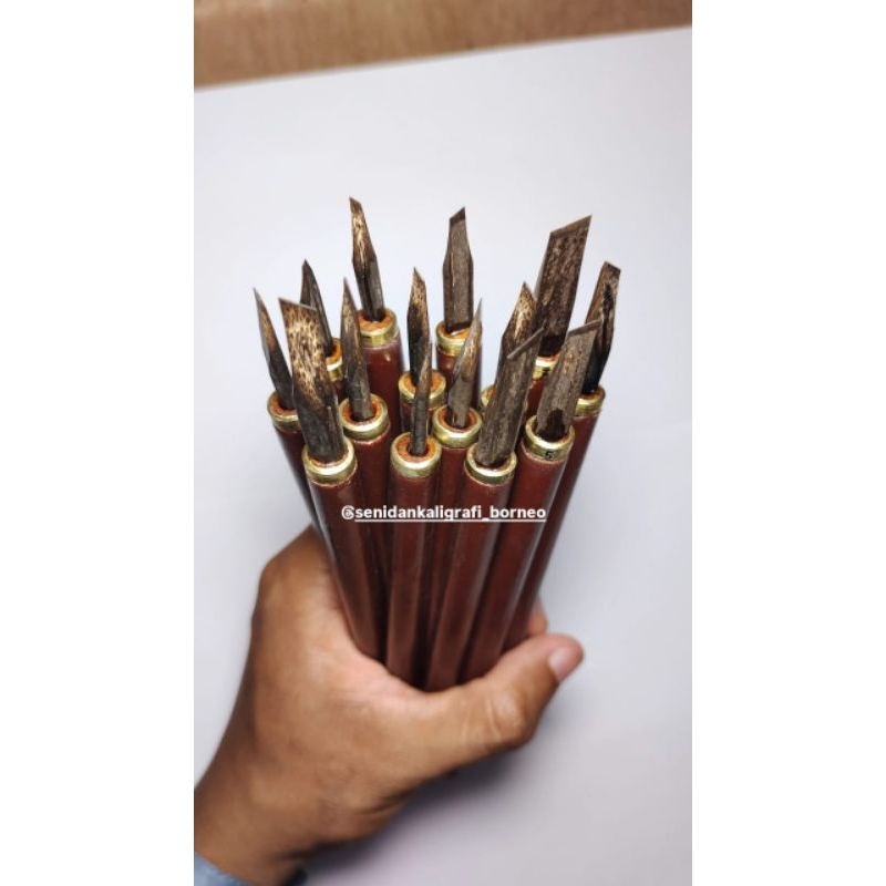 

Kalam Jawi / Kalam Kaligrafi / Kalam Naskah / Kalam Hiasan Mushaf