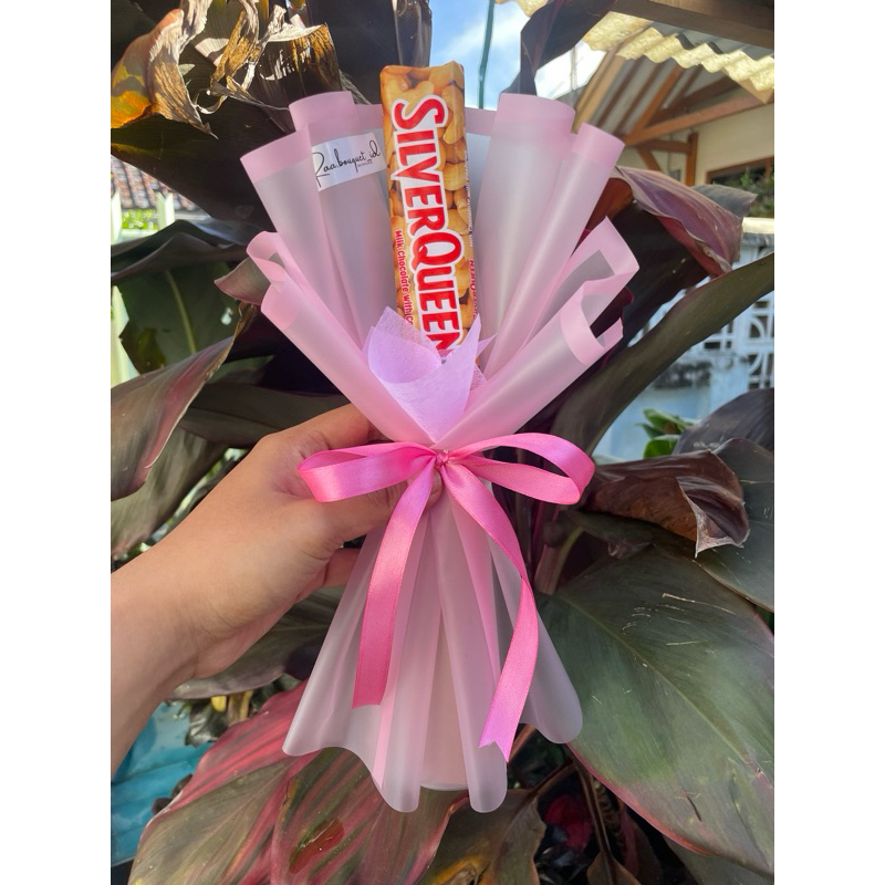 

Buket coklat mini / buket silverqueen / buket cadburry / buket coklat / hadiah anniversarry / hadiah hari ibu / hadiah wisuda