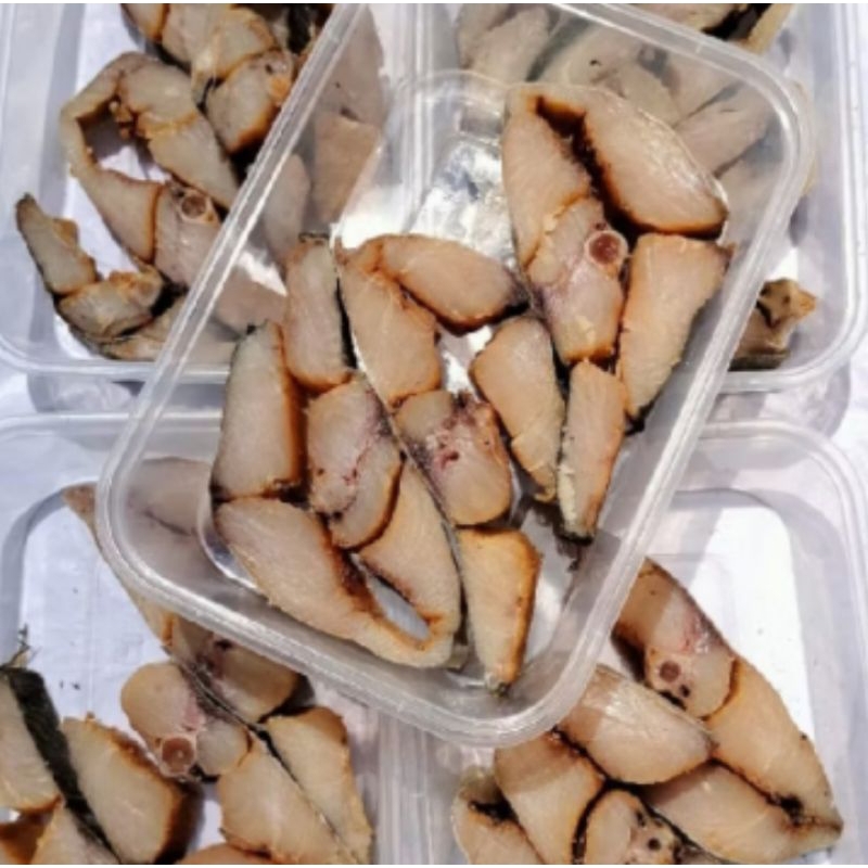 

IWAK KARING IKAN ASIN TENGGIRI FULL DAGING