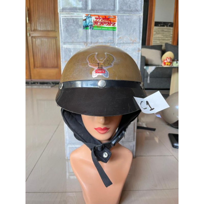HELM VINTAGE Helm Chips Vespa Ori Cokelat