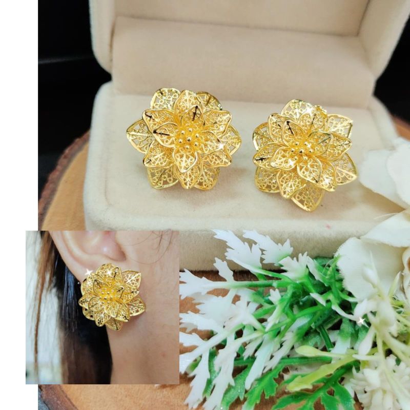 Anting Bunga Emas