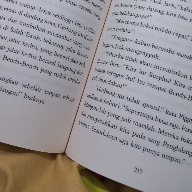 Preloved atasan dan buku alvi syahrin