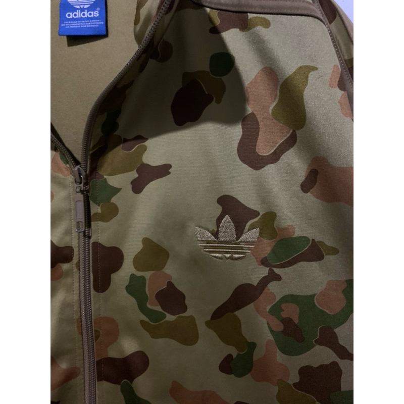 tracktop adidas firebird camo