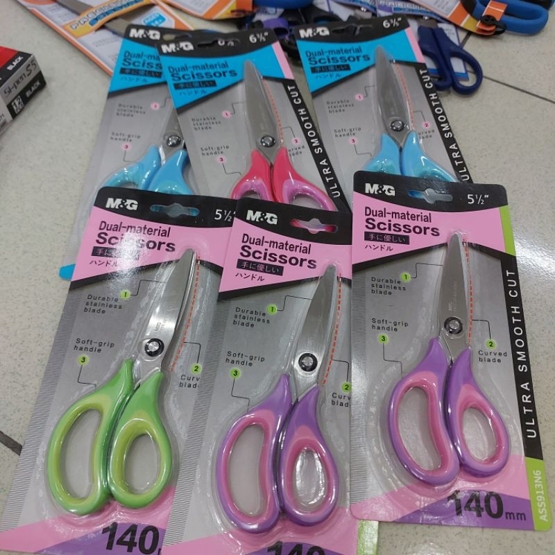 

Dual Material Scissors Ultra Smooth Cut Merk M&G Gunting Pemotong
