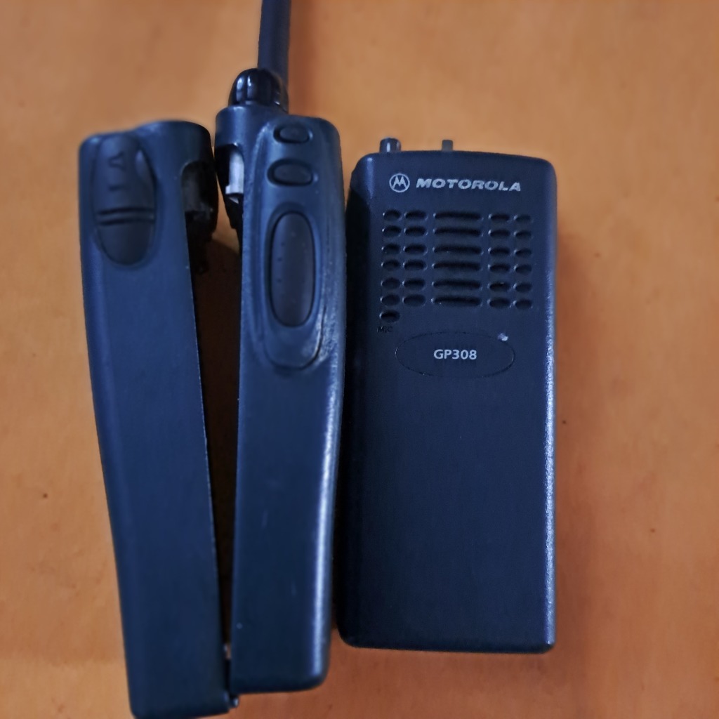 MESIN HT MOTOROLA GP308 VHF DAN MOTOROLA GP 308 UHF NORMAL HARGA SAMA MOTOROLA GP308 UHF DAN UHF KON