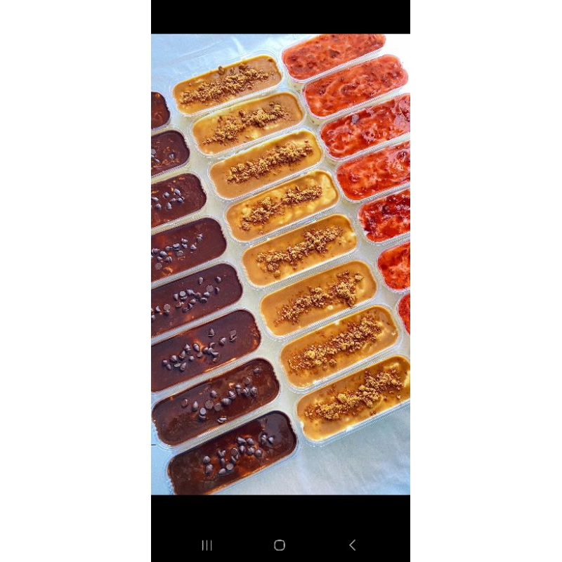 

CheeseCuit Chocolate,Lotus,Strawberry