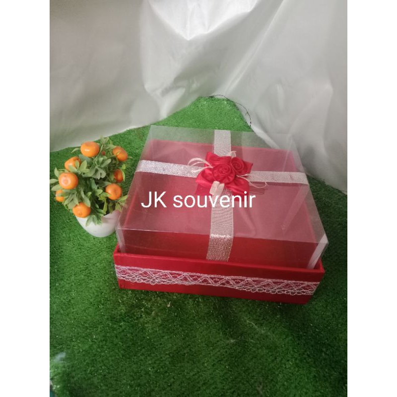 kotak hantaran seserahan kue renda tutup mika pita silang