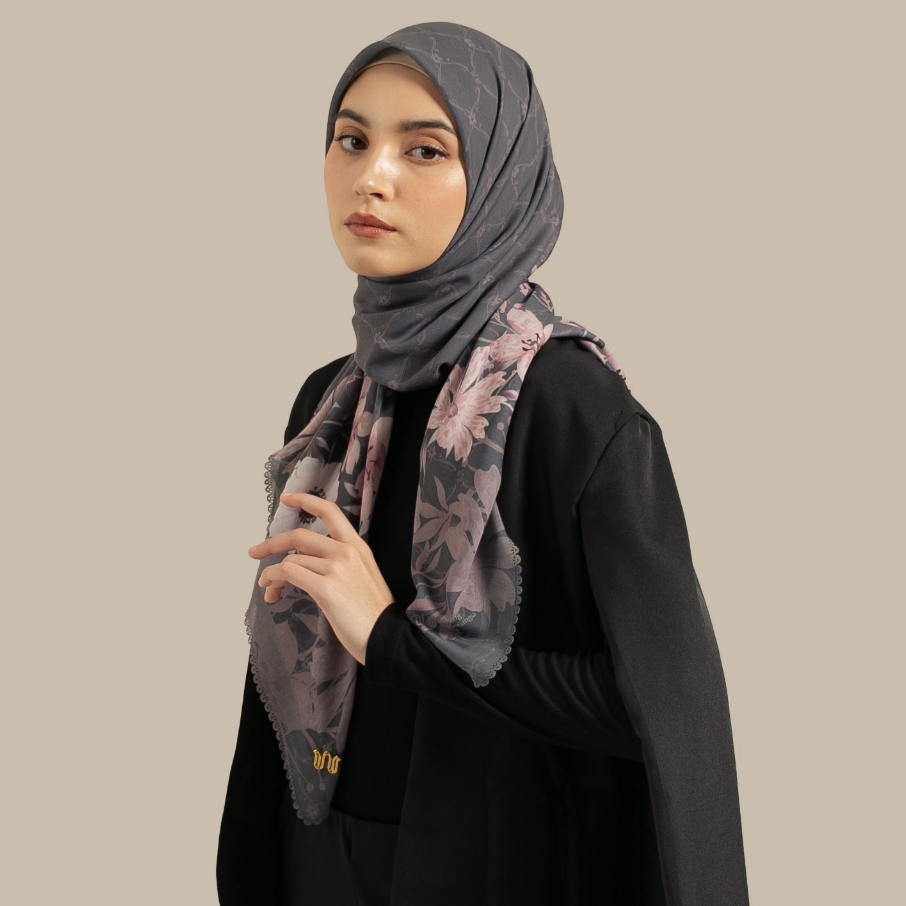 Wulang Narawangsa Hijab Segi Empat ⁠Soft Flower Hot Stone | Kerudung Segi Empat | Hijab Motif Segi E
