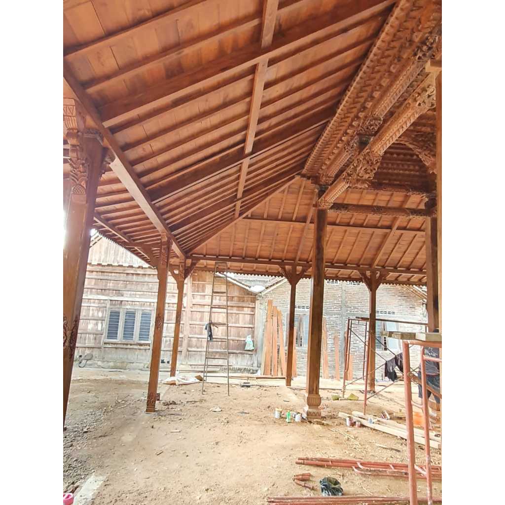 Rumah kayu jati model Joglo Jawa Tengah