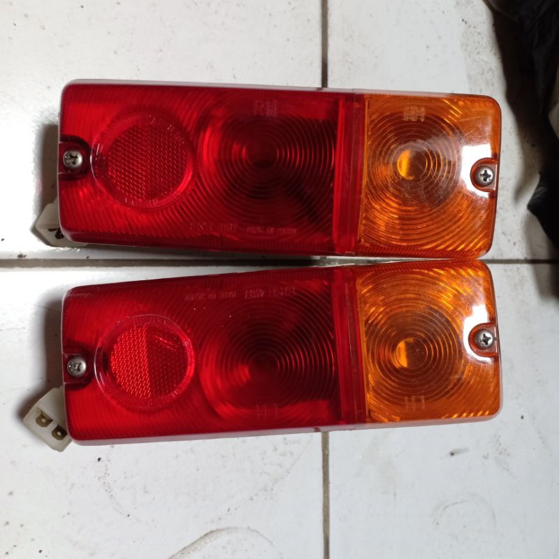 Stop Lamp Assy Daihatsu S38 Hijet 55 S10P Lampu  Belakang Rem Sign Sen S-38 S10P Original IKI Ori St