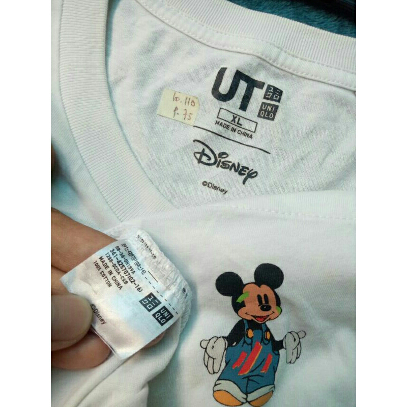 kaos katun pocket brand UT UNIQLO size XL