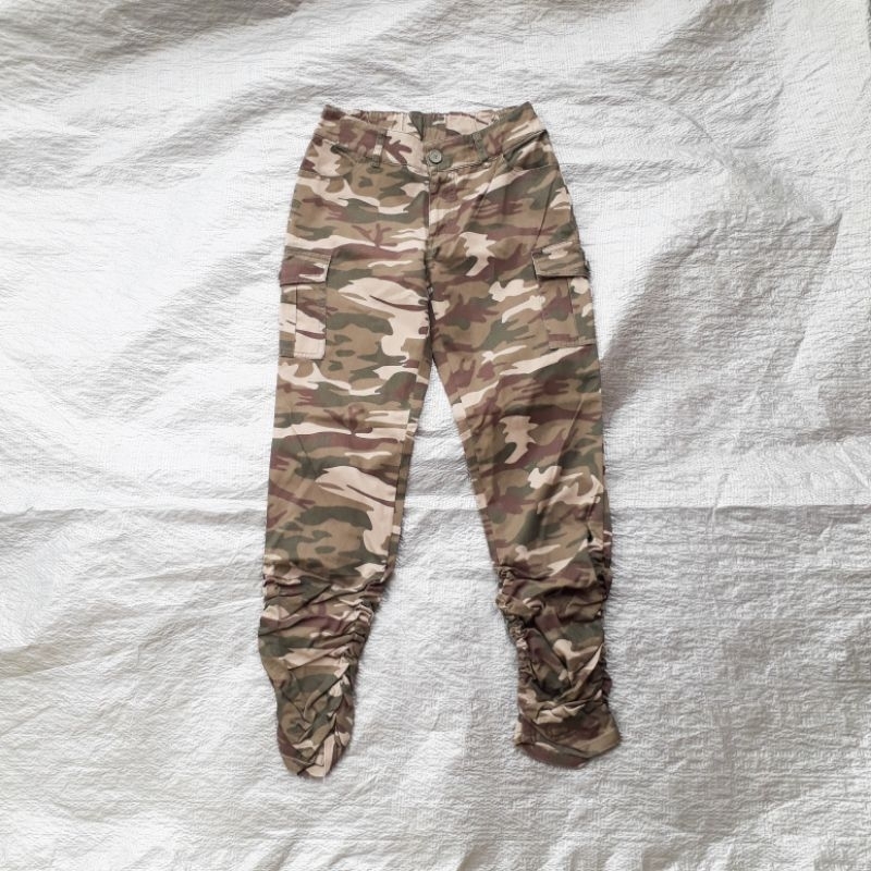Japanese brand womens cargo camo pants ( second/bekas )