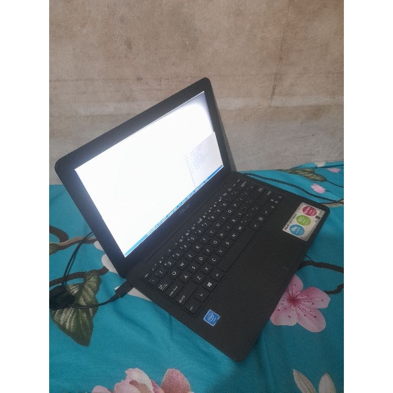 Notebook Asus E202S